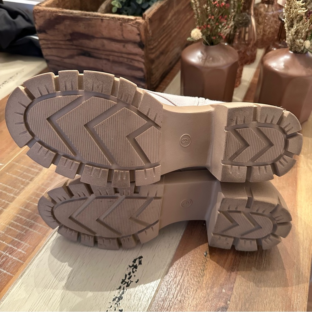 Universal Thread | Kolbi combat boots - Picture 3 of 8